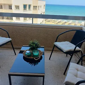 apollon-beachfront-apartment-302.hotelsatayianapa.com/